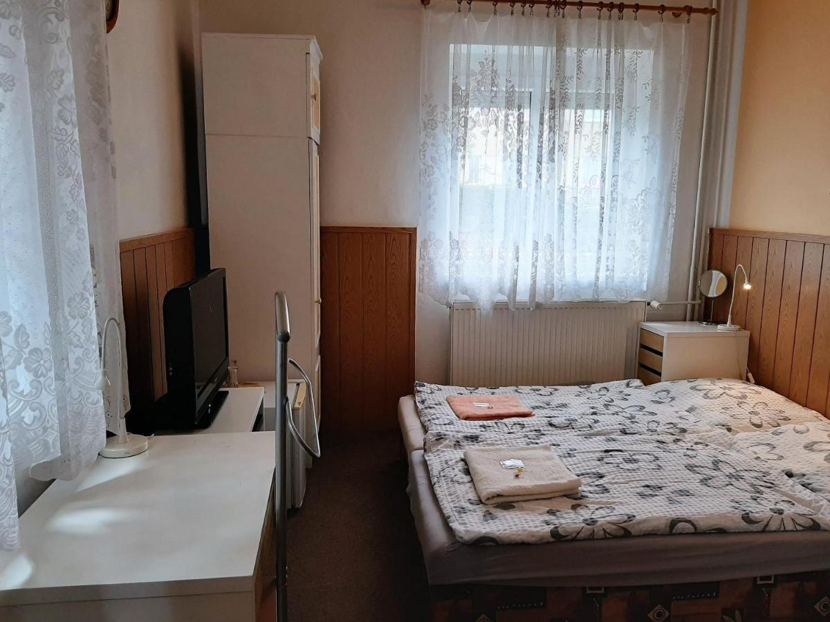 Penzion Bezdekov Rakovnik Bagian luar foto